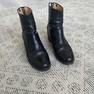 Hope Black leather boots size 6.5